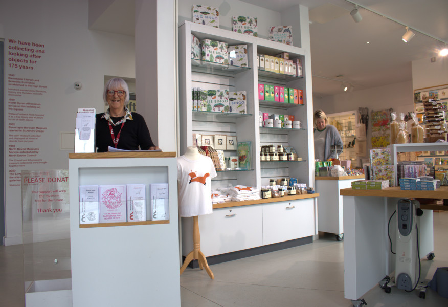 Welcome desk, Shop and tearoom